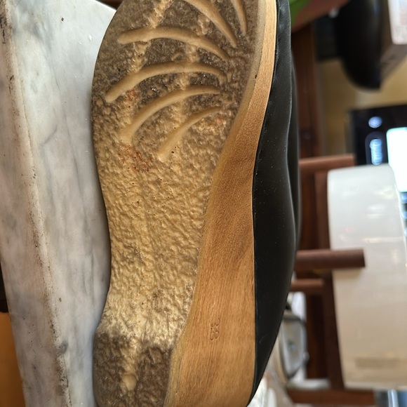 No6 Black Leather Clogs - Picture 3 of 4